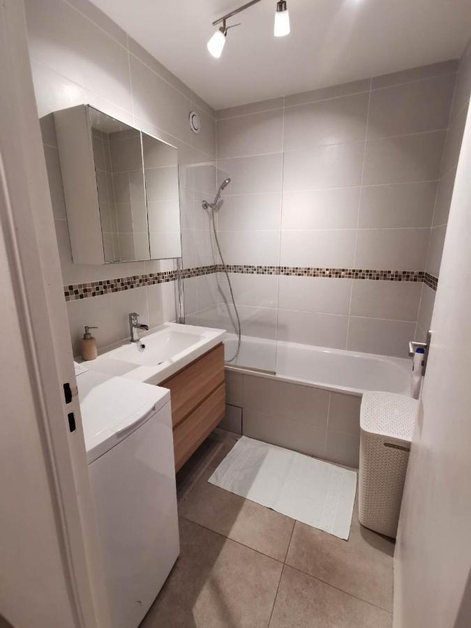Appartement Proche Disneyland & Paris - 20 Minutes - Proche Gare Rer Noisiel Exterior foto